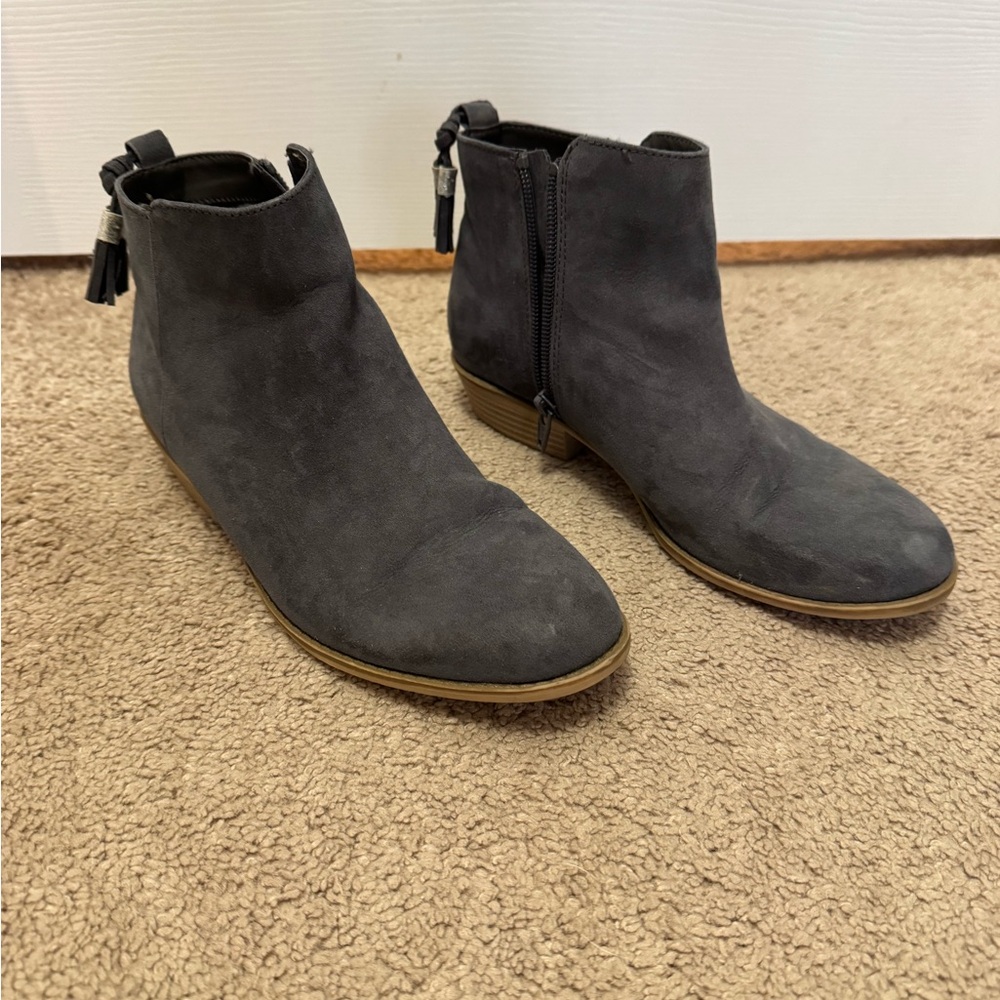 Justice girls Gray Suede Ankle Boots size 6